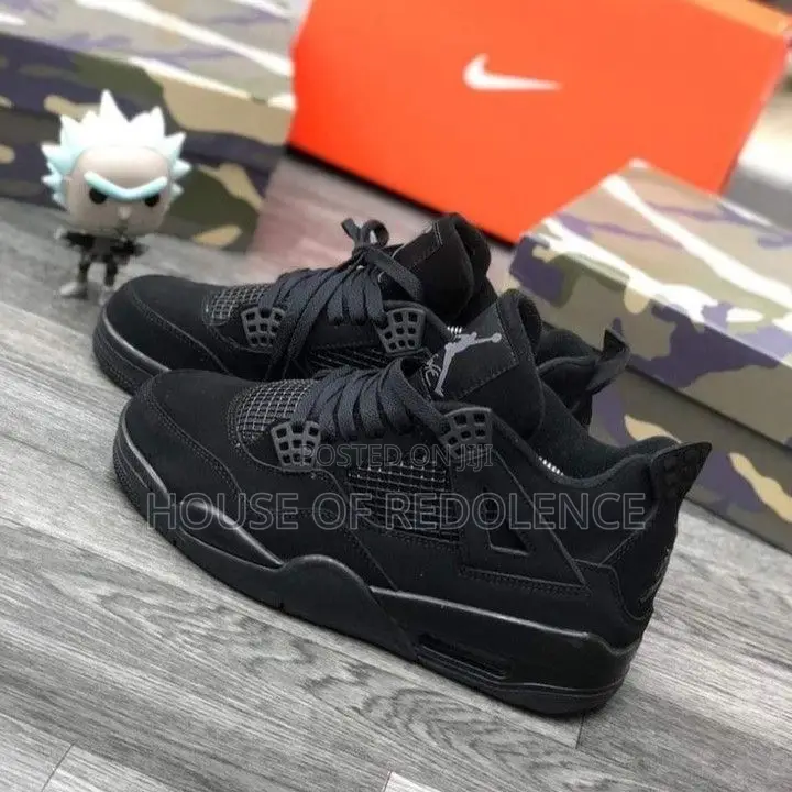 Air Jordan 4 Retro Black Cat Sneakers