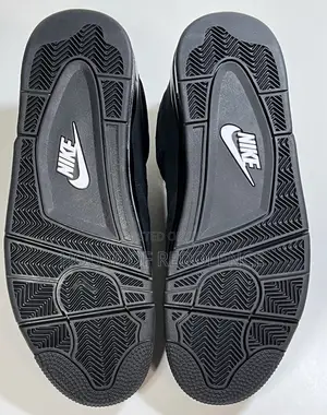 Air Jordan 4 Retro Black Cat Sneakers