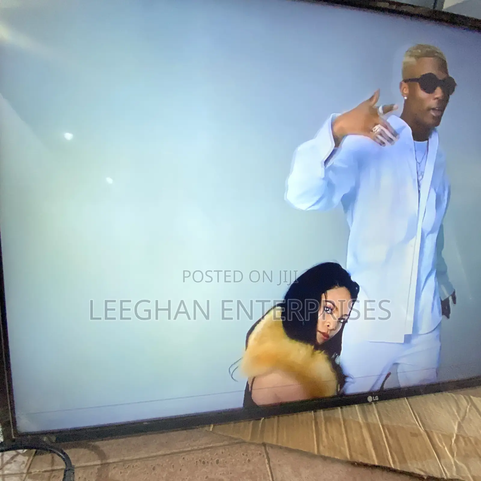 49 Inch Lg Smart Tv ( Pixel Line)