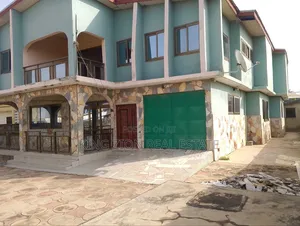 7bdrm House in Kingzion Real, Baah Yard for sale