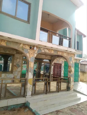7bdrm House in Kingzion Real, Baah Yard for sale