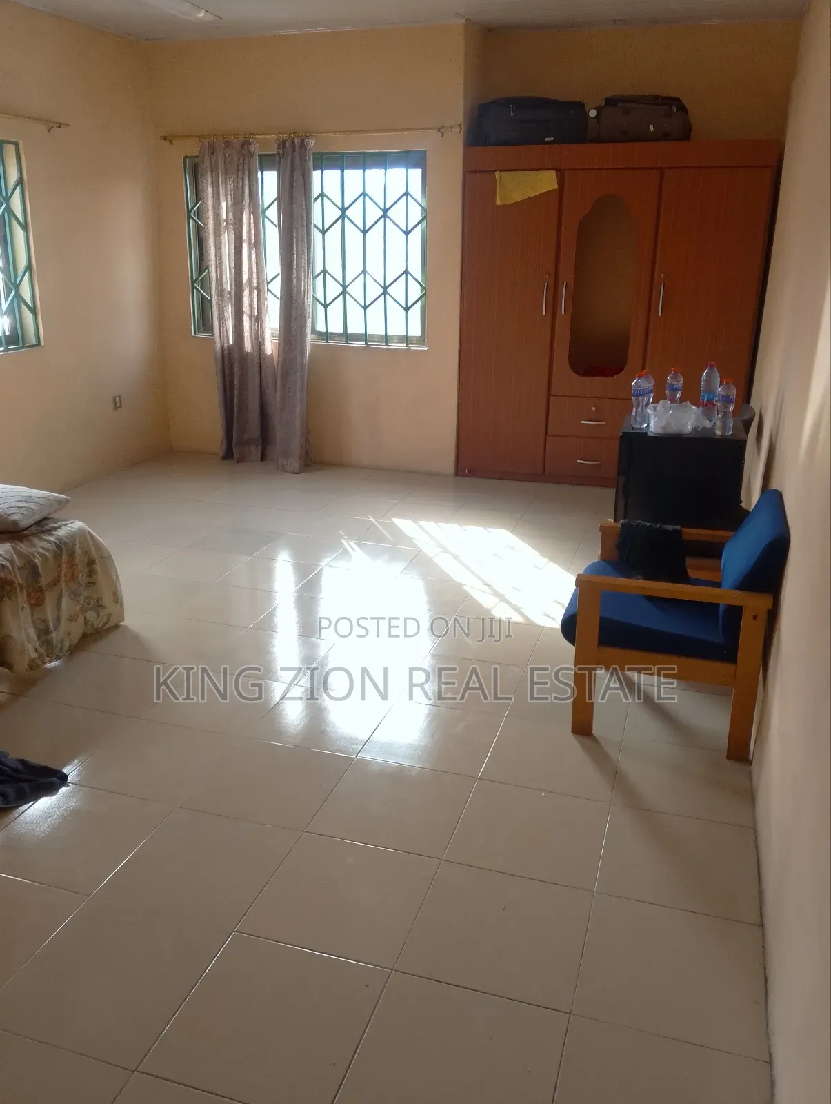 7bdrm House in Kingzion Real, Baah Yard for sale