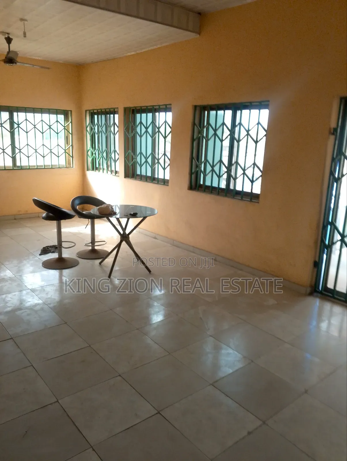 7bdrm House in Kingzion Real, Baah Yard for sale