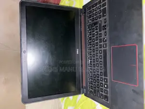 Laptop Dell Inspiron 15 5577 16GB Intel Core i5 SSHD+SSD 512GB