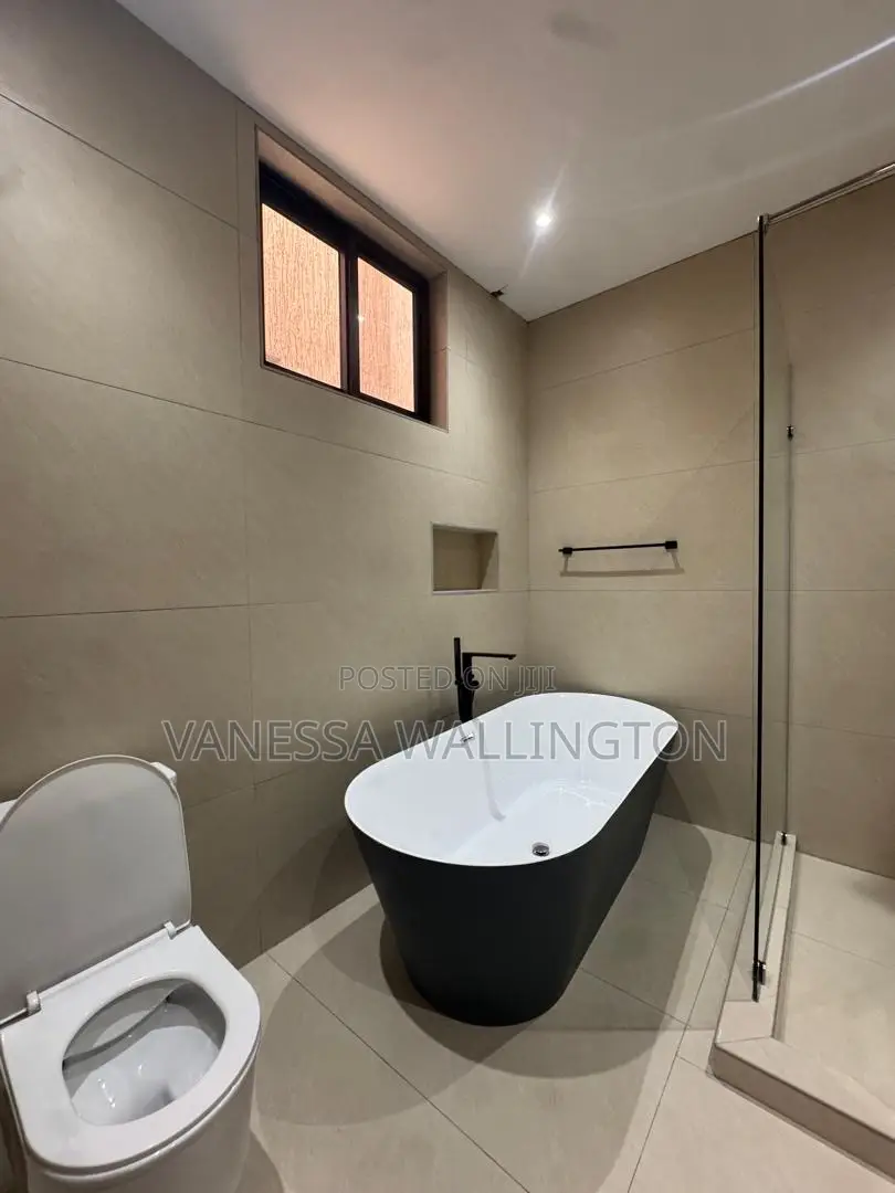 4bdrm House in Nanakrom, Nmai-Dzorn for sale