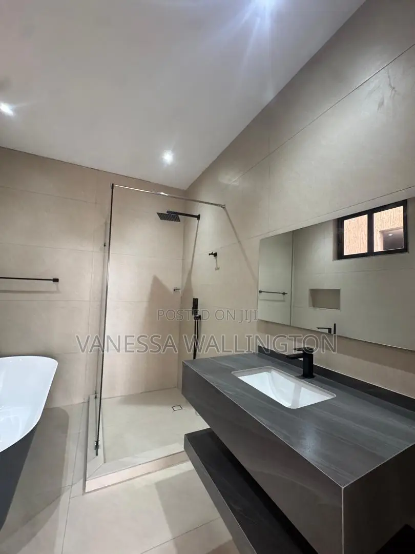 4bdrm House in Nanakrom, Nmai-Dzorn for sale