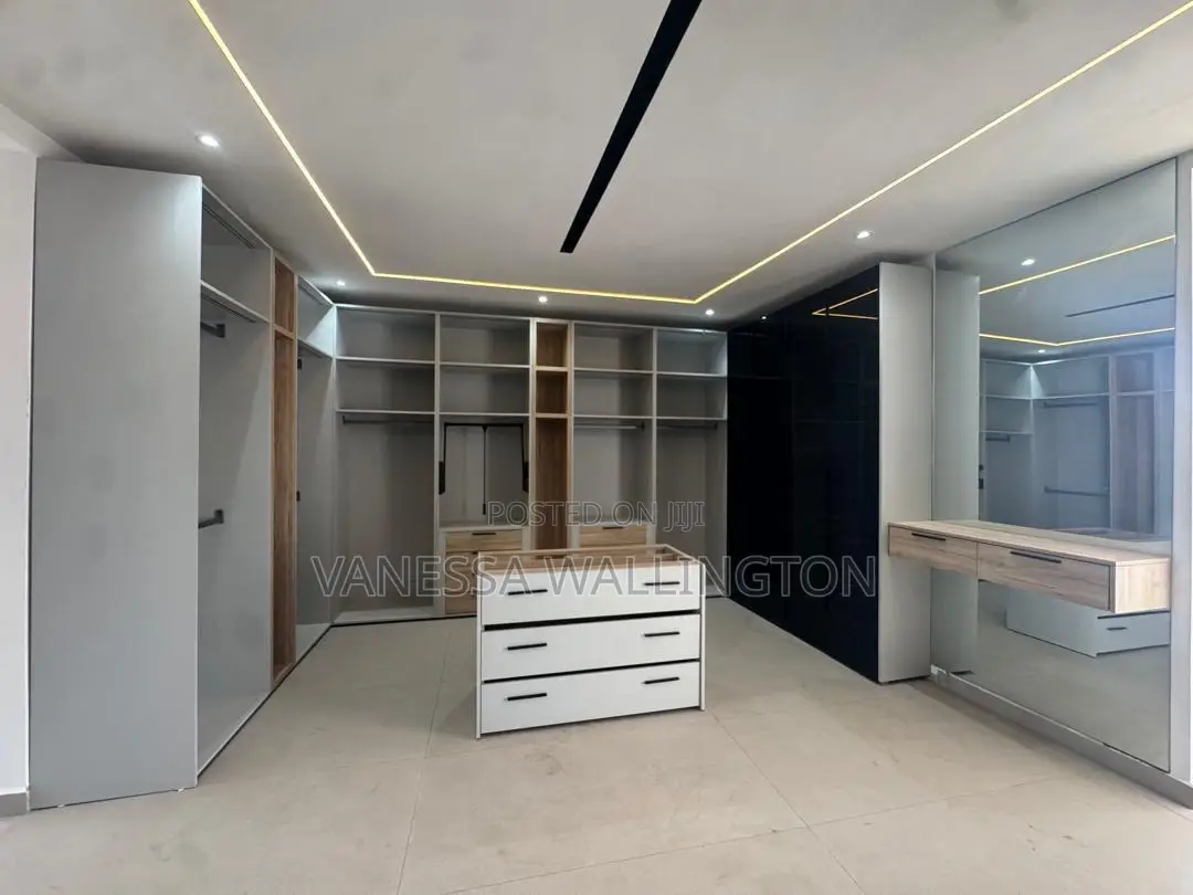 4bdrm House in Nanakrom, Nmai-Dzorn for sale