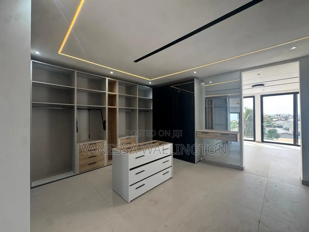 4bdrm House in Nanakrom, Nmai-Dzorn for sale
