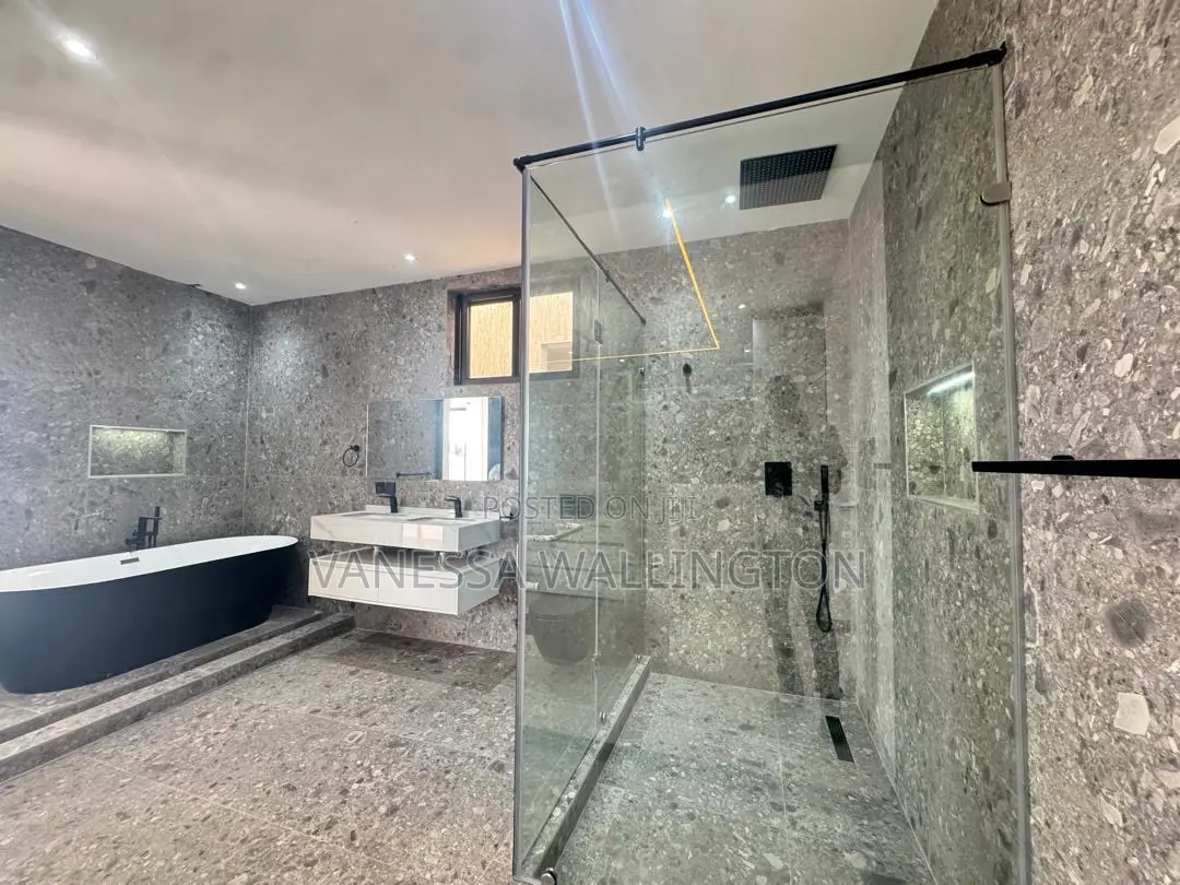 4bdrm House in Nanakrom, Nmai-Dzorn for sale