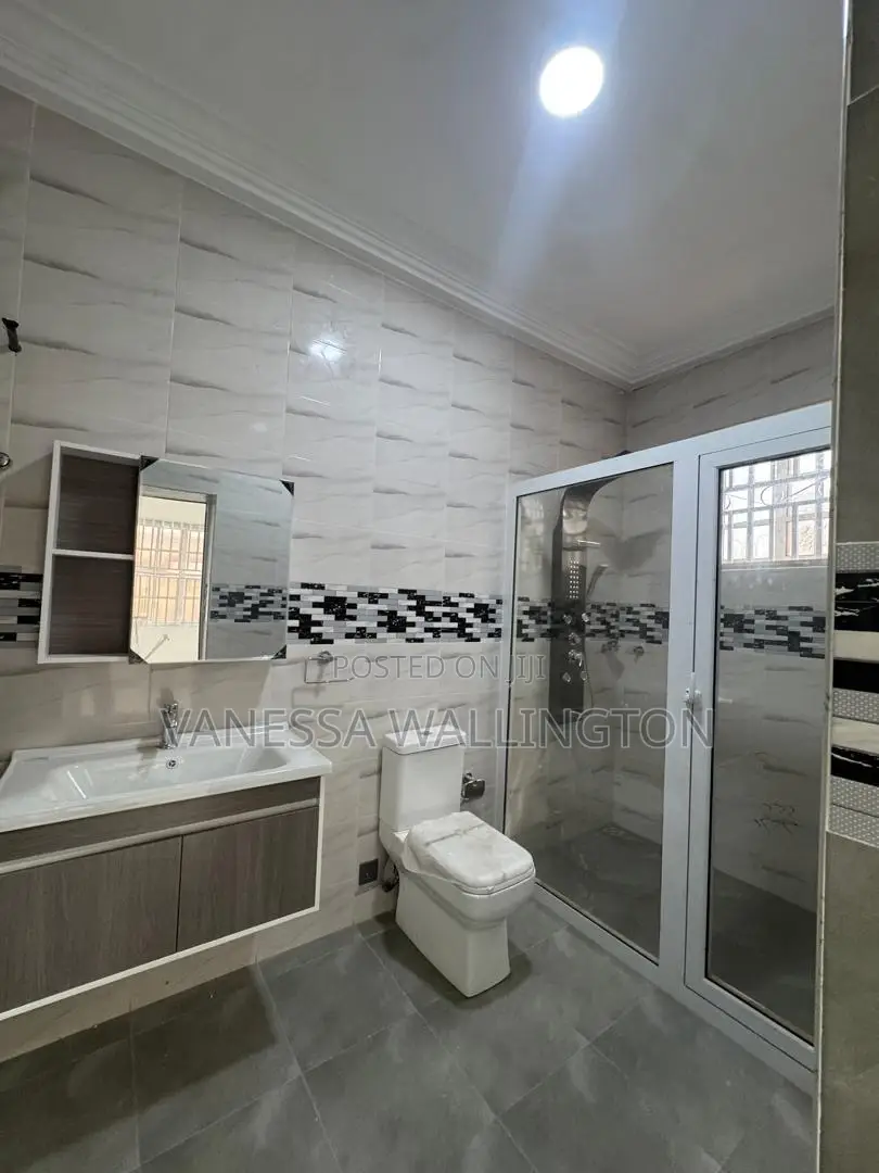 5bdrm House in Ashaley Botwe for rent