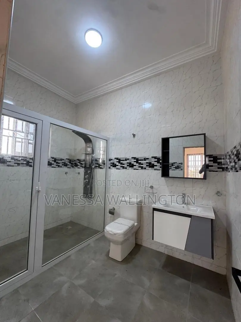 5bdrm House in Ashaley Botwe for rent