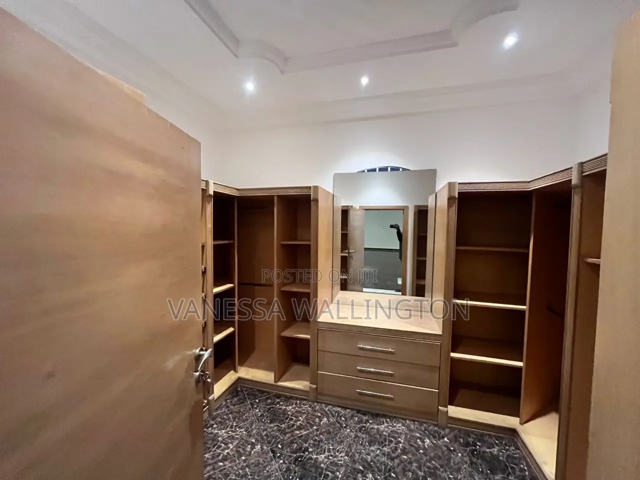 5bdrm House in East Legon for rent