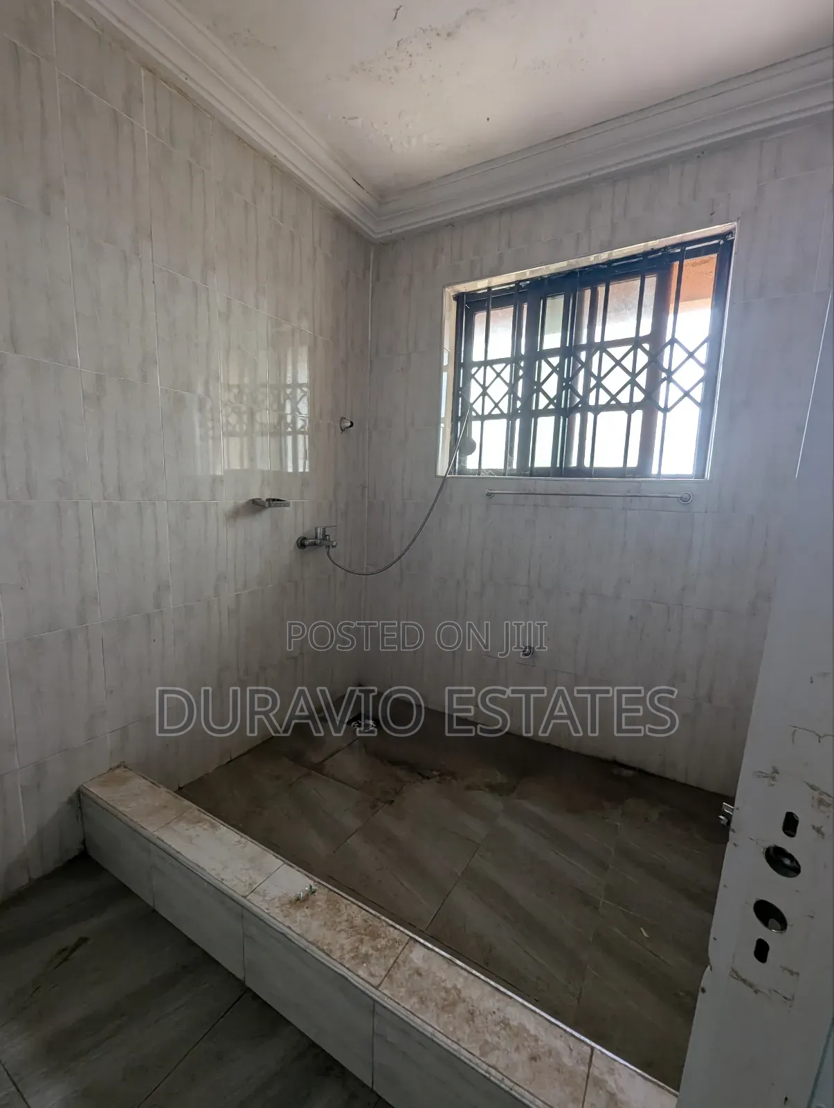 3bdrm Apartment in Atwima Boko, Hilltop, Kumasi Metropolitan for rent