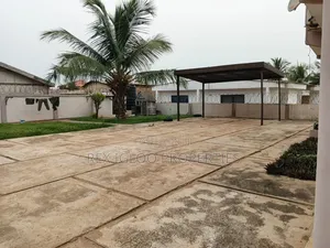 5bdrm House in Nungua Brigade, Accra Metropolitan for sale