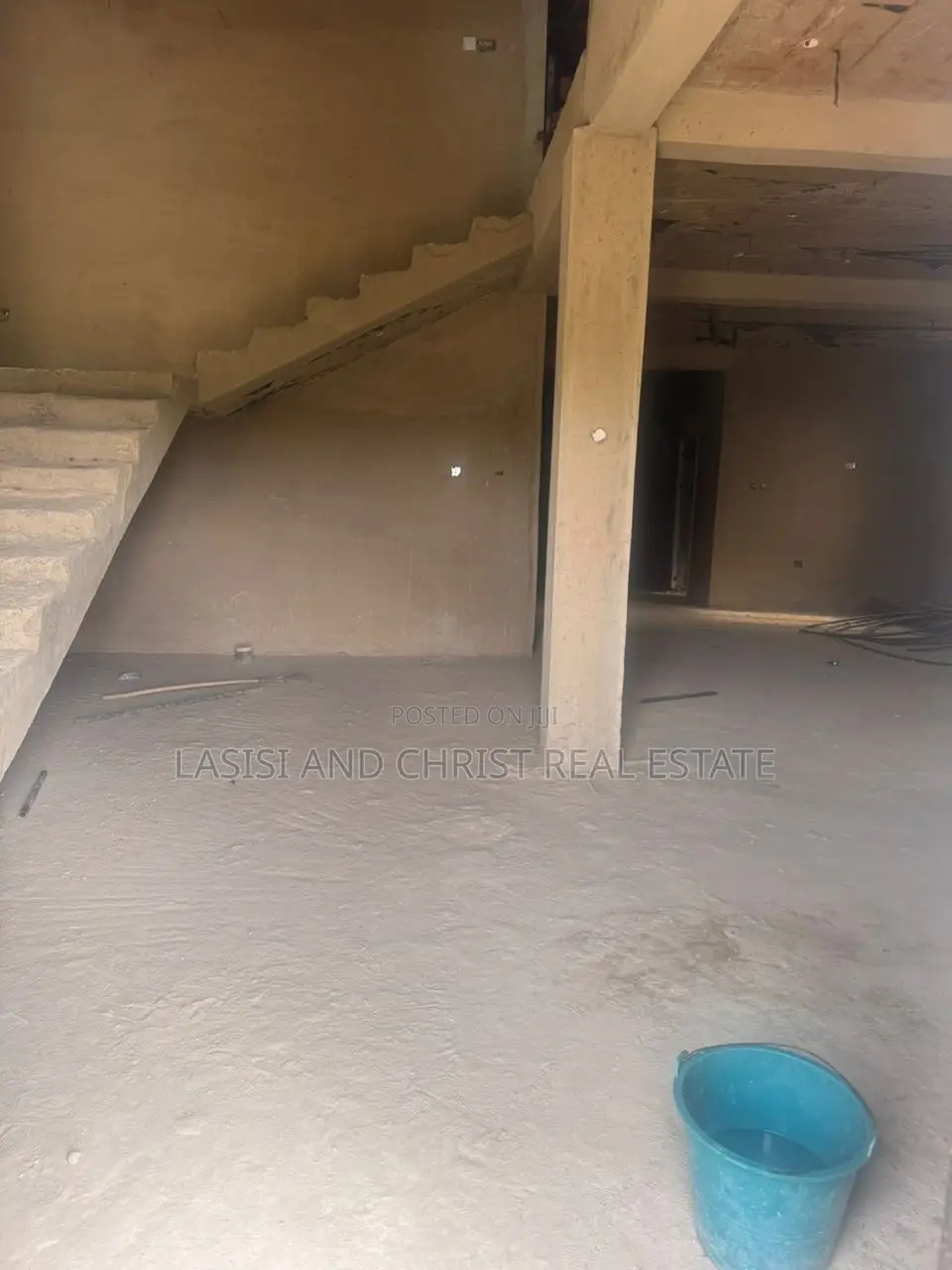 5bdrm Duplex in Lasisi And Christ, Amasaman for sale