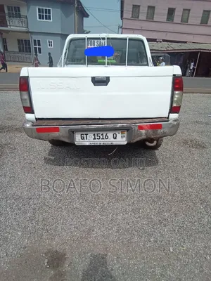 Nissan Hardbody 2000 White