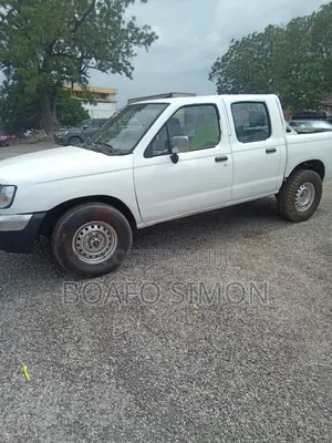 Nissan Hardbody 2000 White