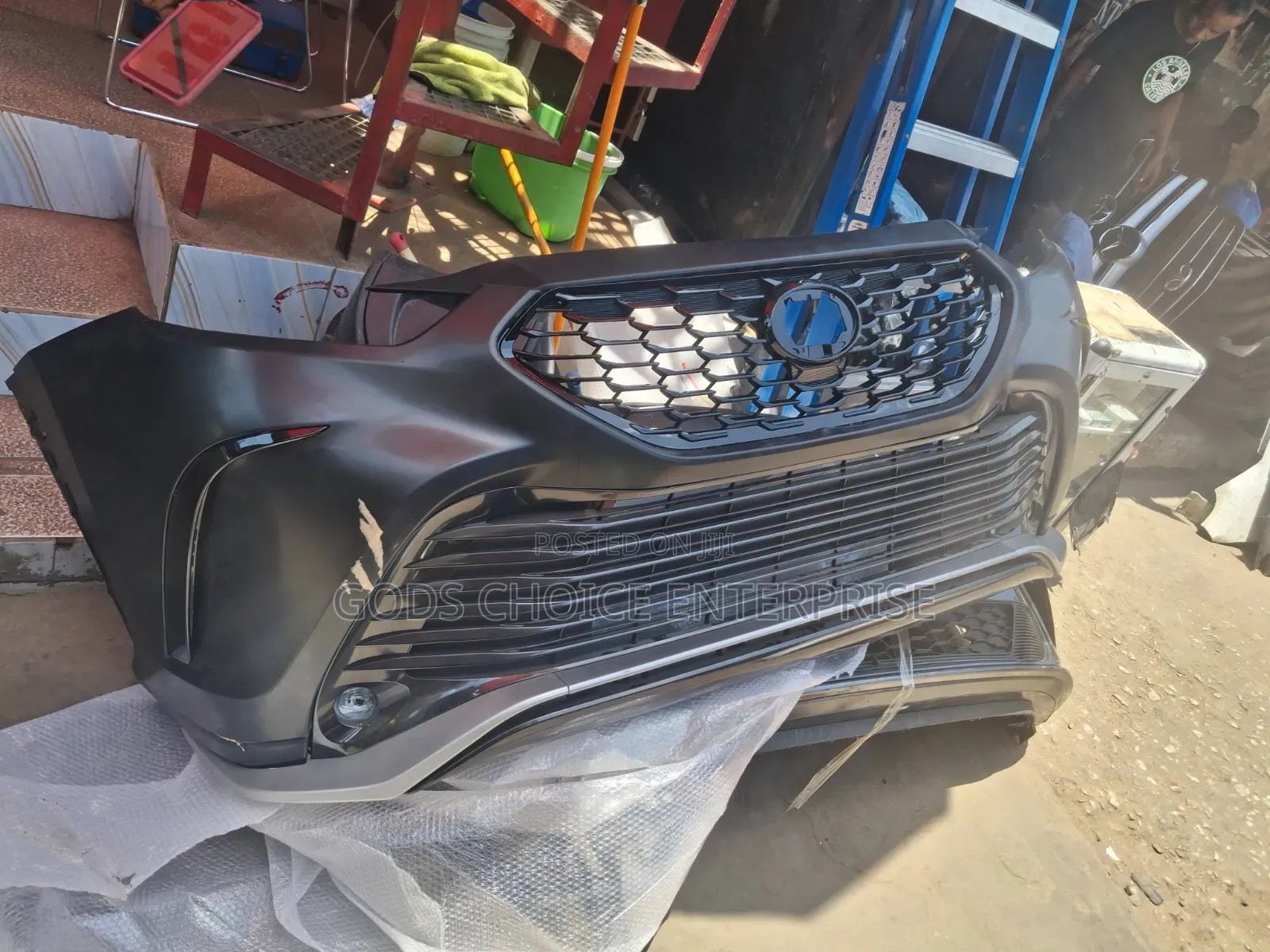 Complete Front Bumper Highlander 2021-2024 Se