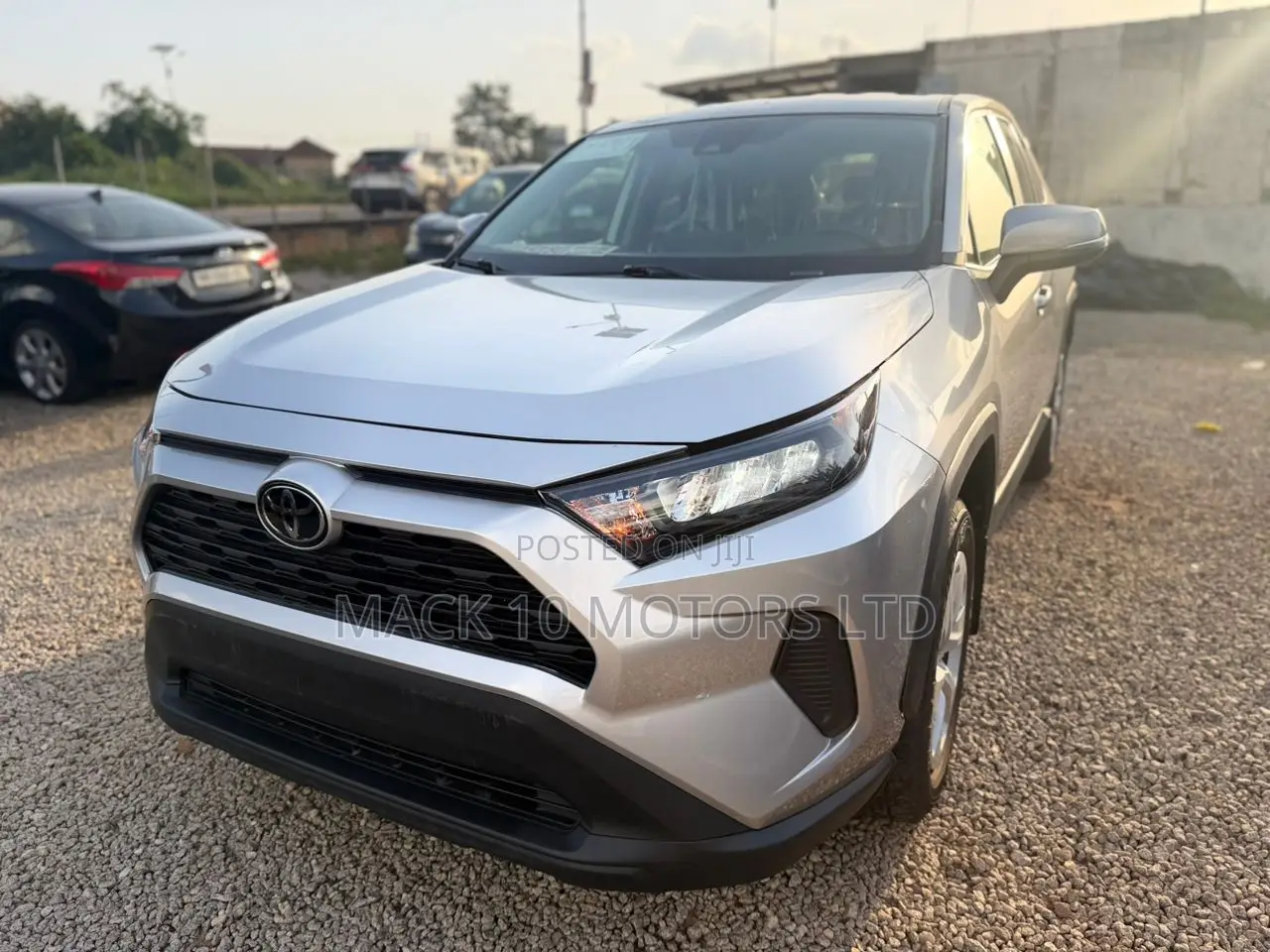 Toyota RAV4 LE 2025 Silver