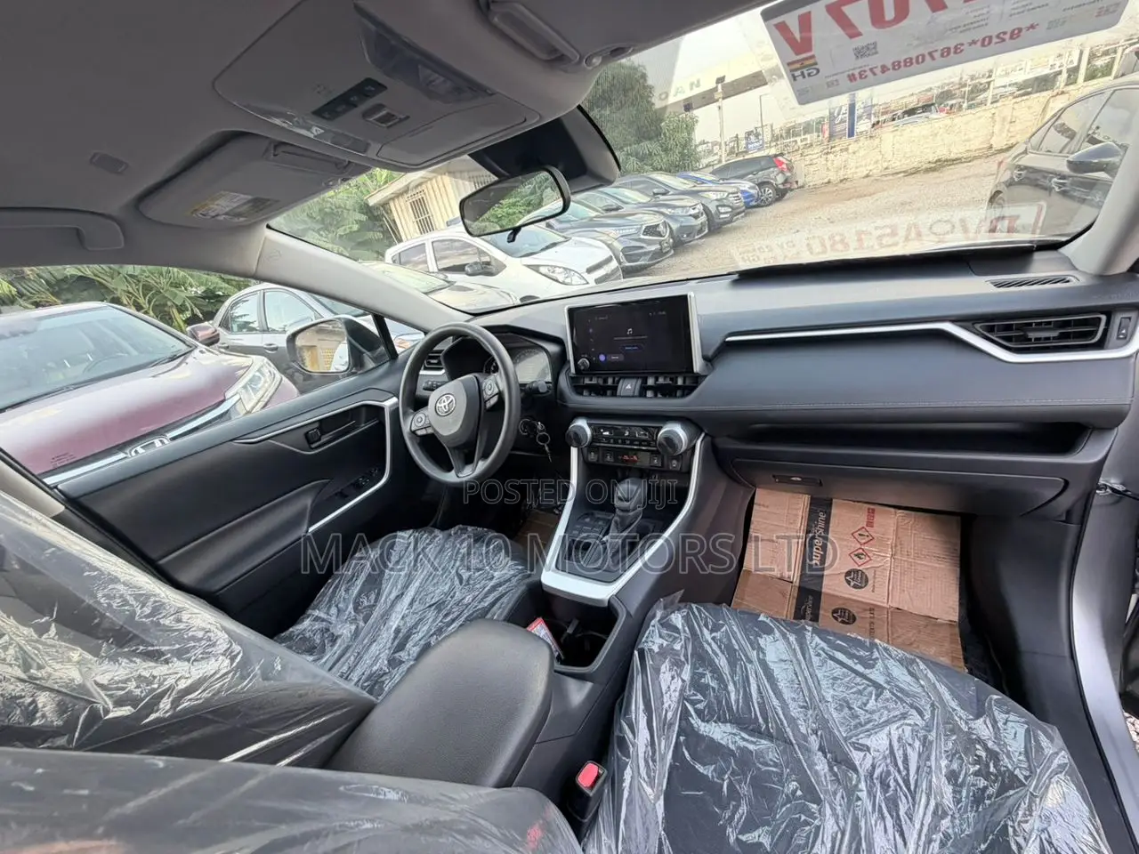 Toyota RAV4 LE 2025 Silver