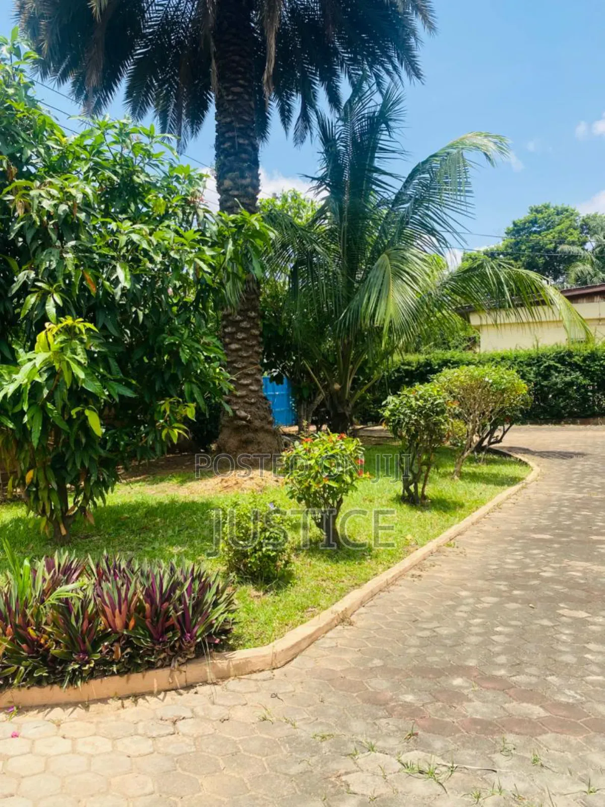 5bdrm House in Cfc Estate Dome for sale