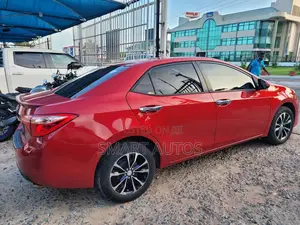 Toyota Corolla LE (1.8L 4cyl 2A) 2018 Red