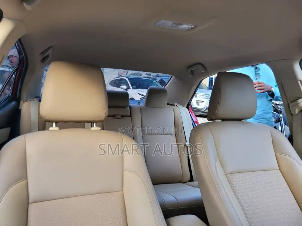 Toyota Corolla LE (1.8L 4cyl 2A) 2018 Red