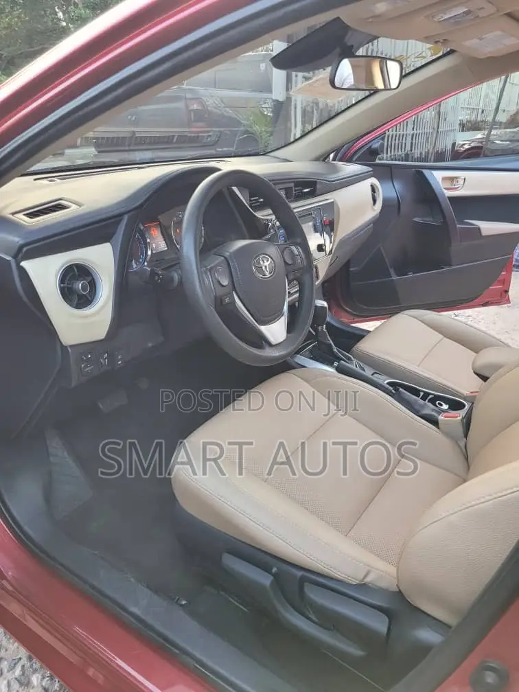 Toyota Corolla LE (1.8L 4cyl 2A) 2018 Red