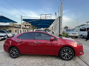 Toyota Corolla LE (1.8L 4cyl 2A) 2018 Red