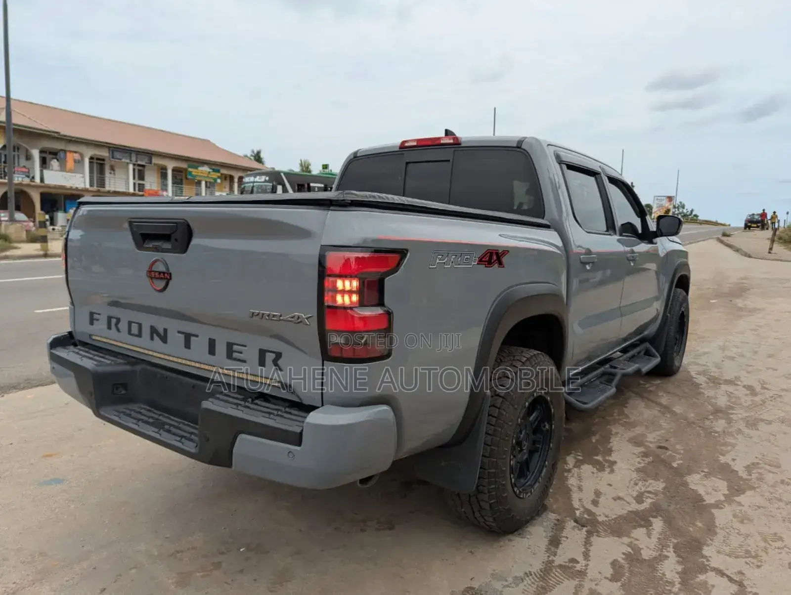 Nissan Frontier PRO-4X 2022 Gray