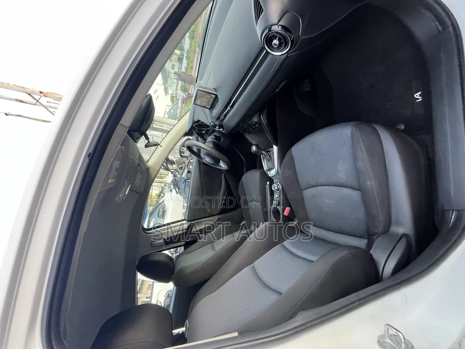 Scion iA Base 2016 White