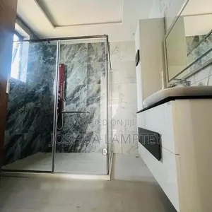4bdrm House in East Legon Estate, Boundary Road Area for rent