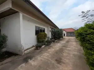 5bdrm House in Achimota Cfc, The Mall for sale