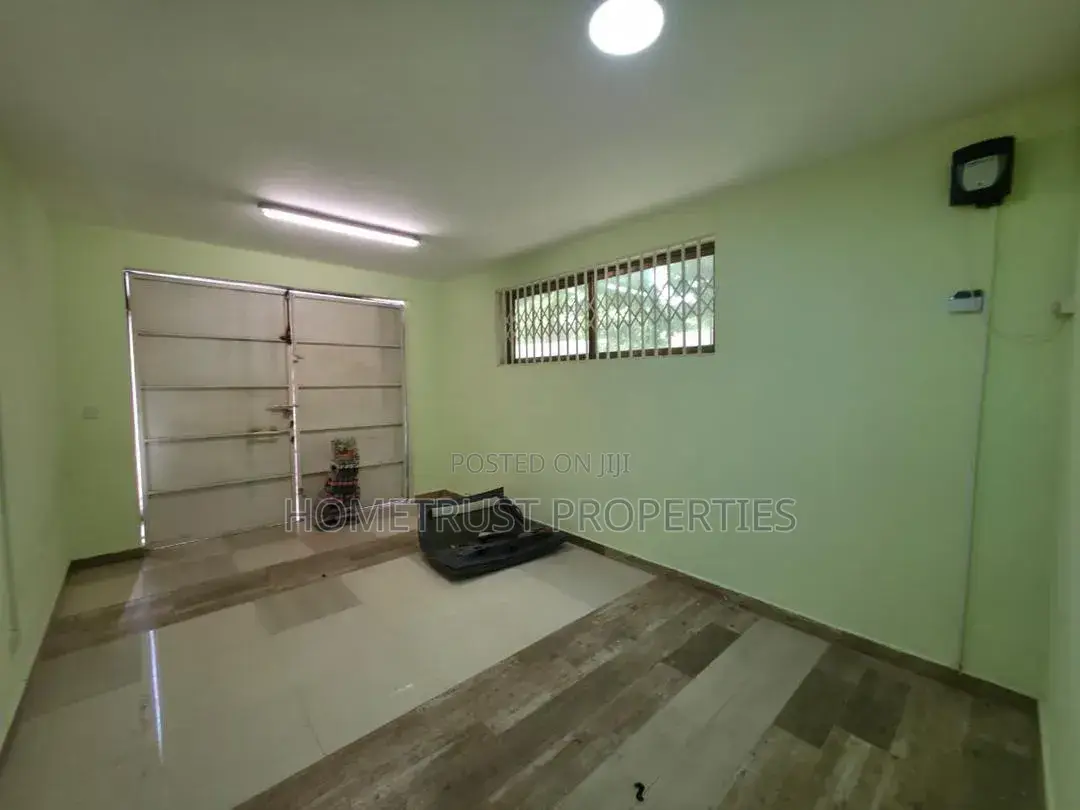8bdrm Duplex in East Legon A&C Mall for rent