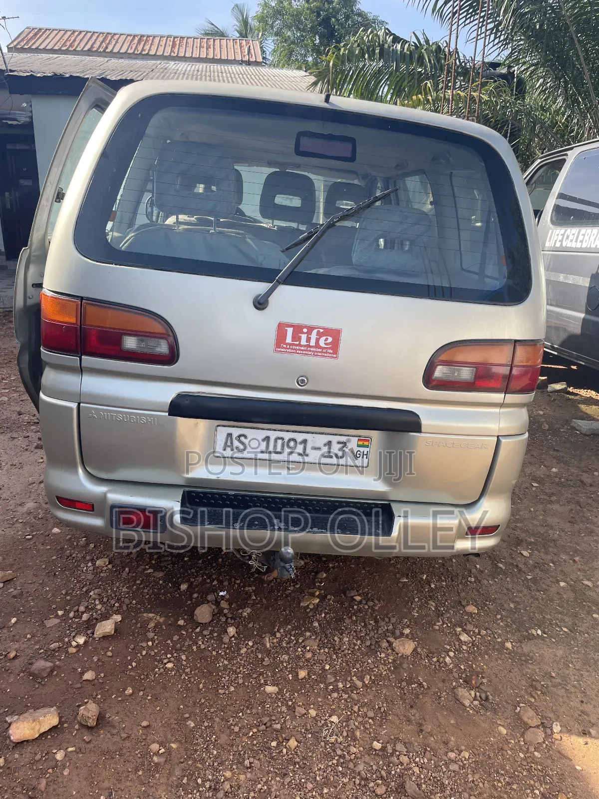 Mitsubishi L300 1997 Gold