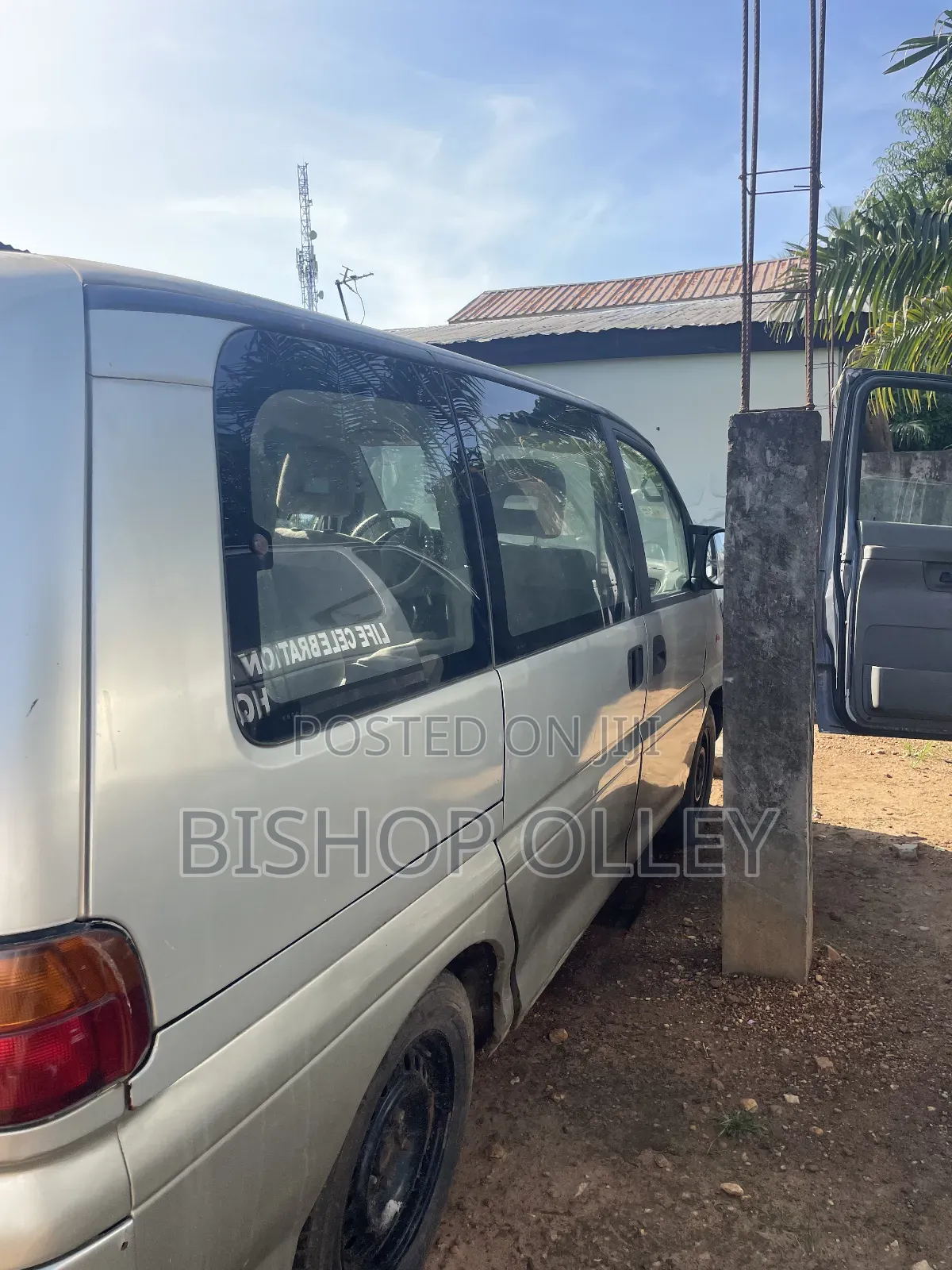 Mitsubishi L300 1997 Gold