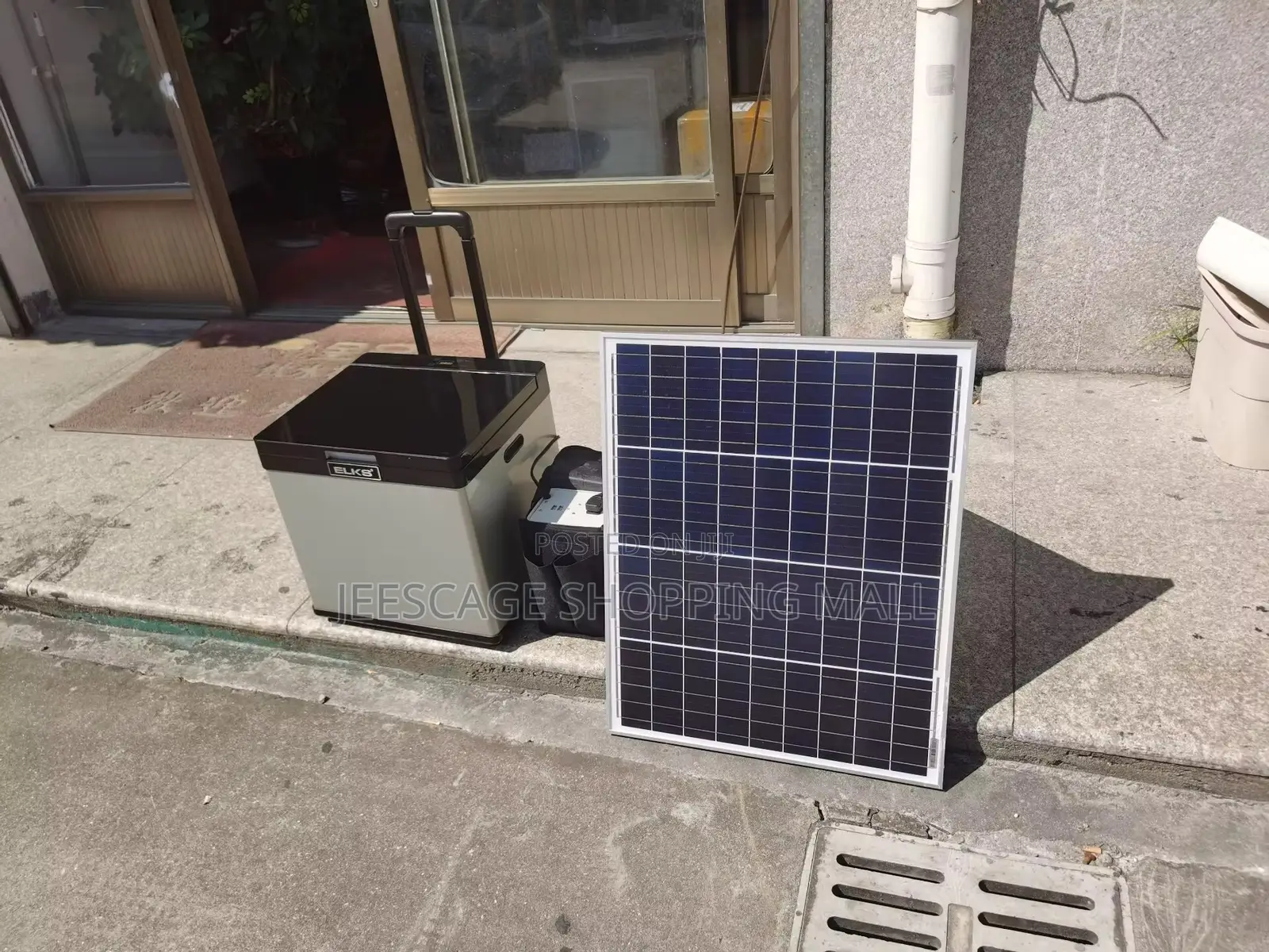 Portable Electric Cooler/Refrigerator With Trolley Handle