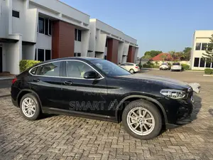 BMW X4 xDrive30i 2021 Black