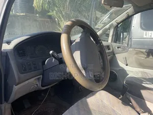 Mitsubishi L300 1997 Gold