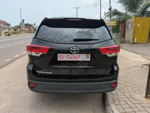 Toyota Highlander LE 4x2 (2.7L 4cyl 6A) 2018 Black