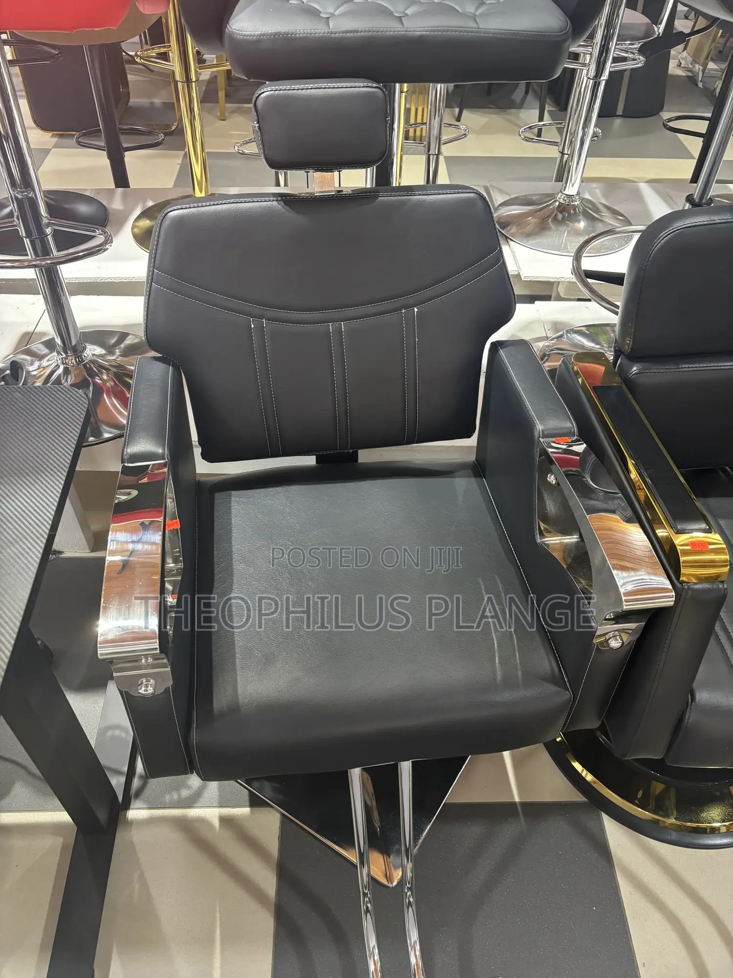 Barbering / Saloon Chair Black