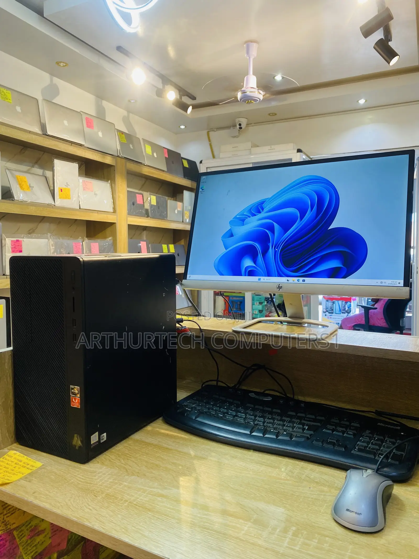 Desktop Computer HP 8GB AMD Ryzen 3 SSD 256GB