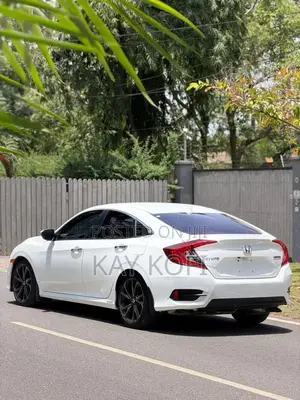 Honda Civic Touring 4dr Sedan (1.5L 4cyl) 2017 White