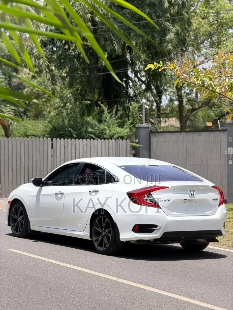 Honda Civic Touring 4dr Sedan (1.5L 4cyl) 2017 White