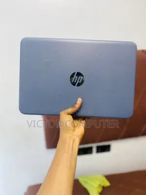 Laptop HP Stream 14-cb110nr 4GB Intel Celeron HDD 4T
