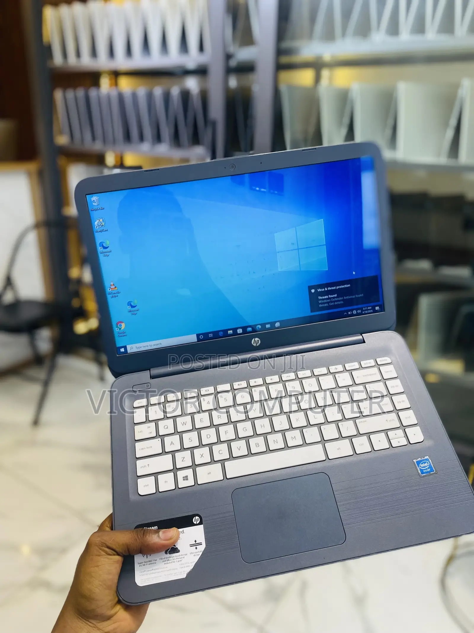 Laptop HP Stream 14-cb110nr 4GB Intel Celeron HDD 4T