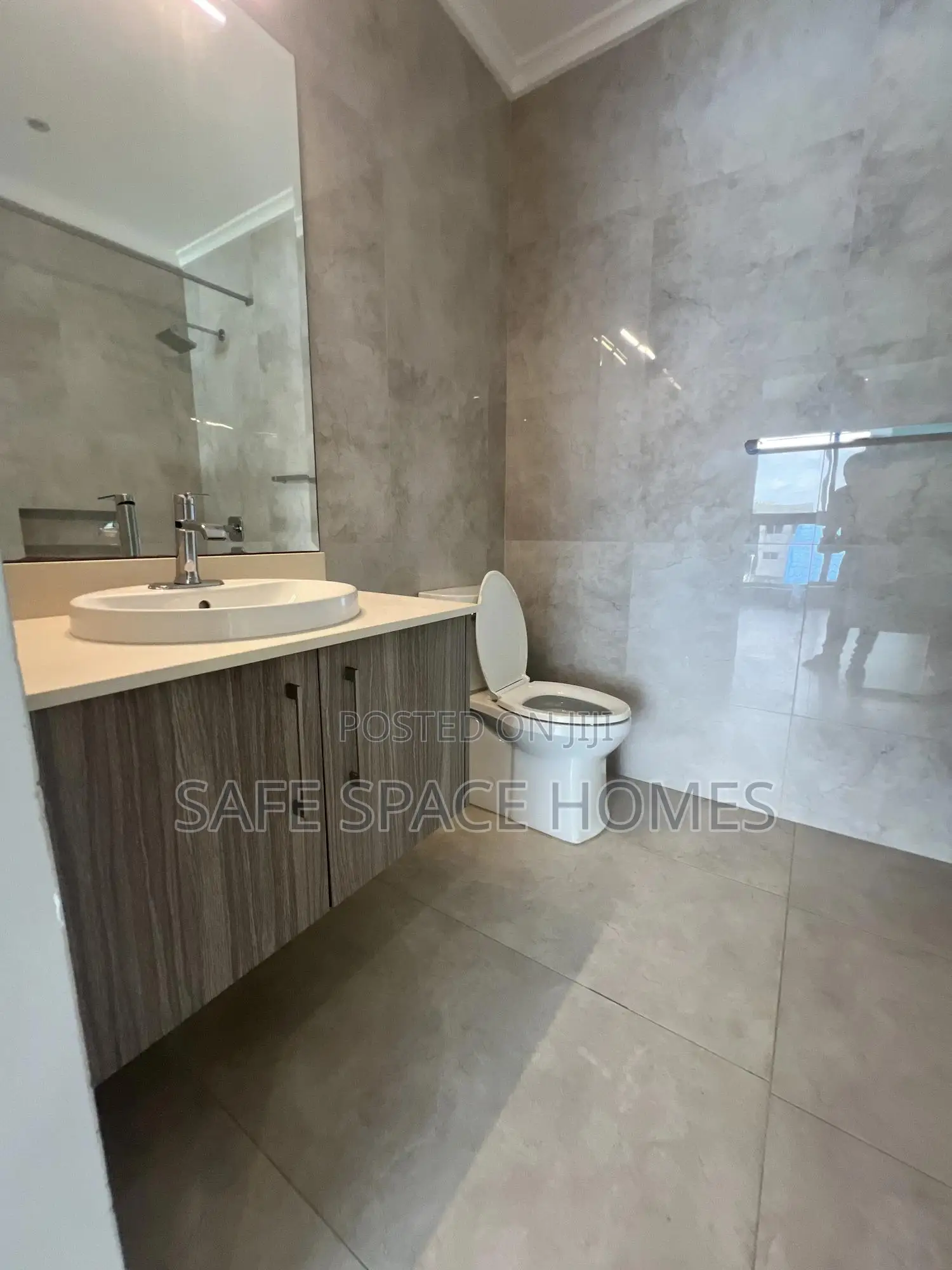 2bdrm Apartment in Burma Camp for rent
