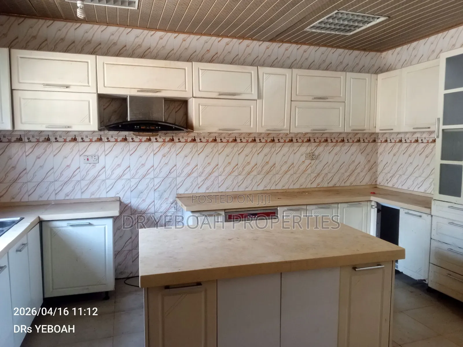 5bdrm House in Teshie Greda Estate, Manet Junction for rent