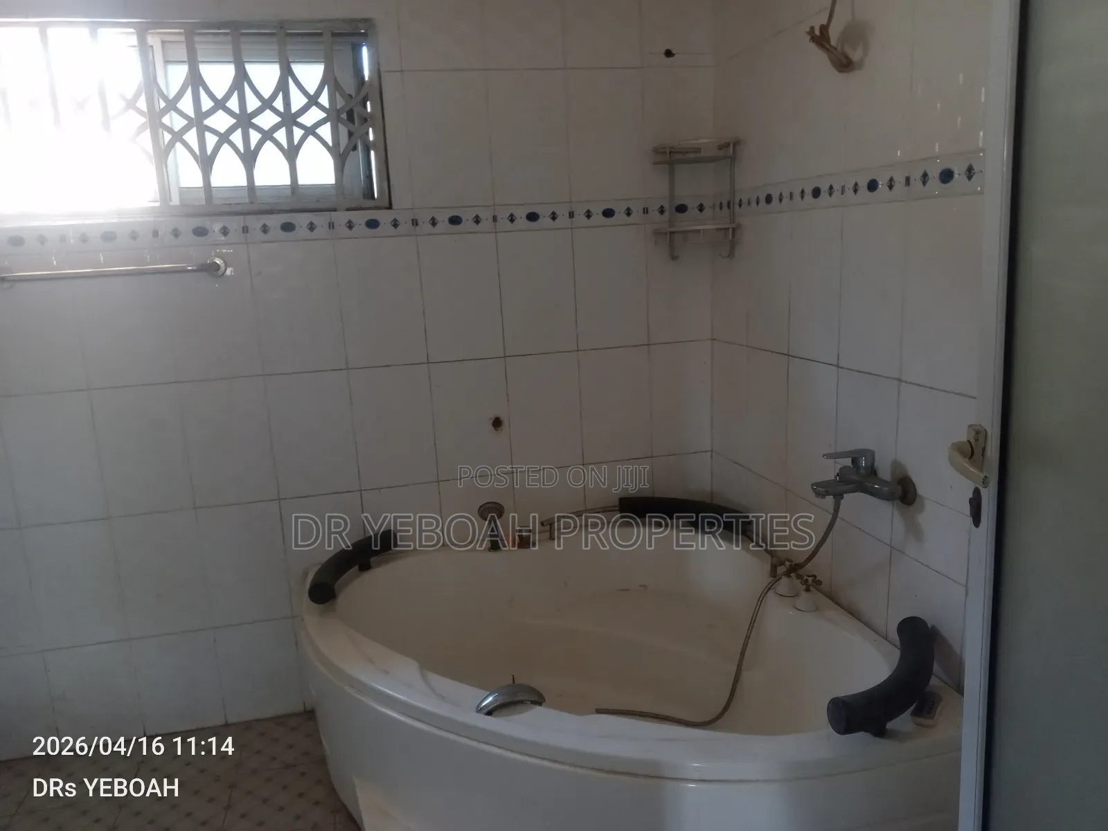 5bdrm House in Teshie Greda Estate, Manet Junction for rent