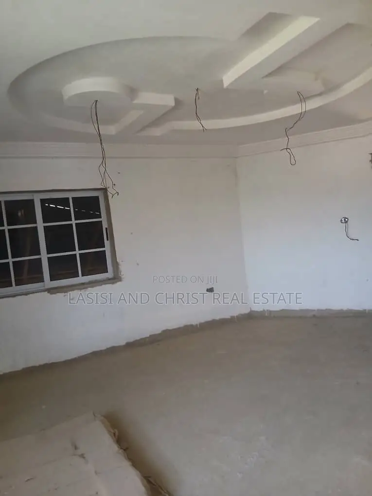 5bdrm Duplex in Lasisi And Christ, Amasaman for sale